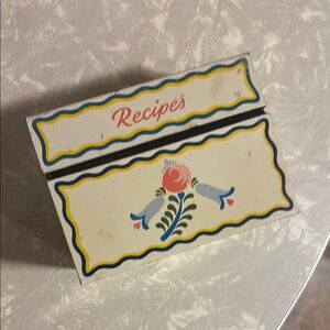 Charming Floral Recipe Box with Blue and Red Design